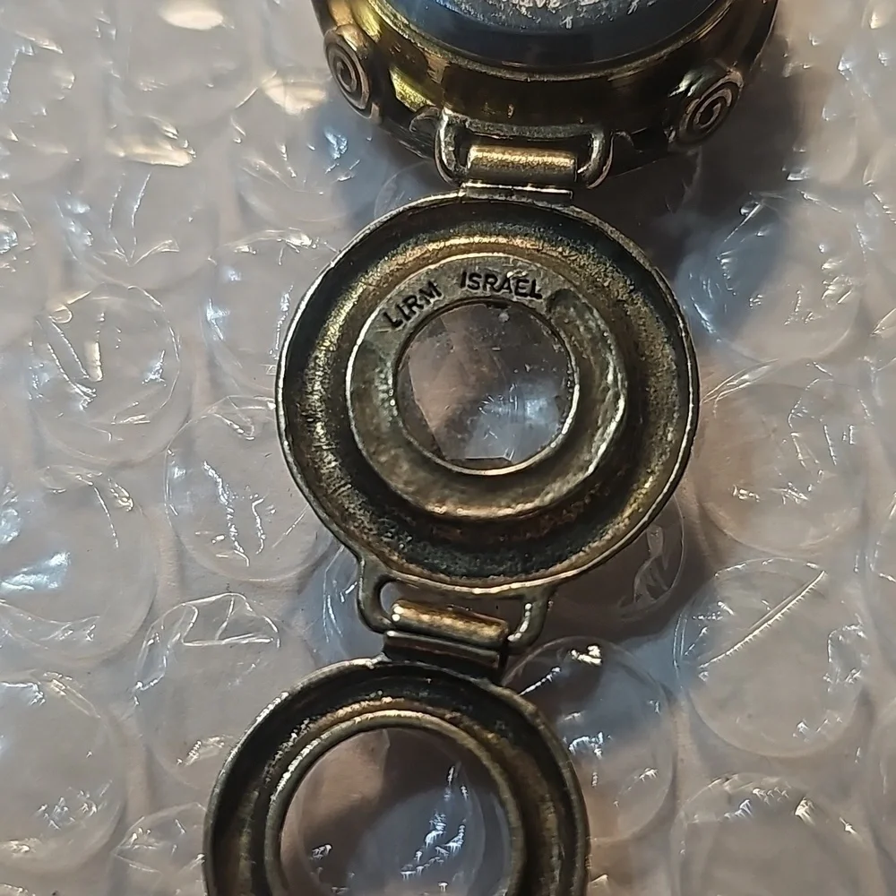 Zuman gold tone